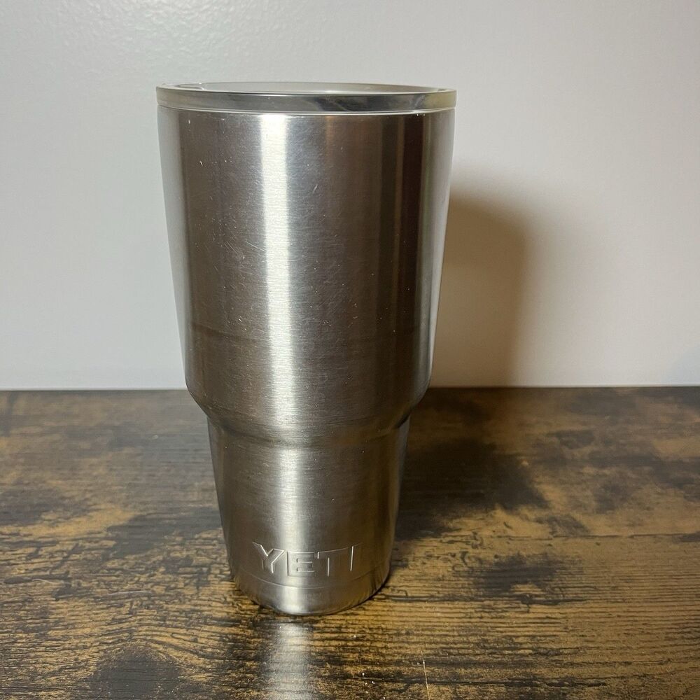 YETI Rambler 30 oz Stainless Steel Insulated Tumbler Travel Mug w/ Lid